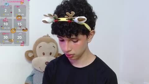 Cuddly online show from November 22, 4:45 am