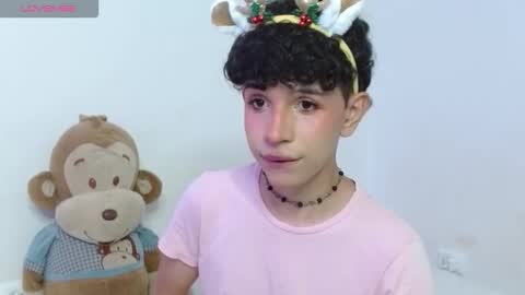 Cuddly online show from December 4, 8:27 pm