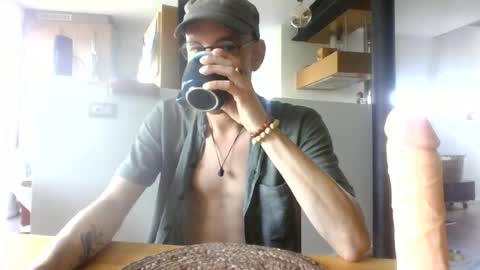 cum_swallow_bi online show from June 22, 7:14 am
