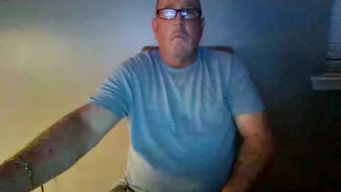 Snapshot of cumsalot55797187 chatting on December 18, 2:21 am cumsalot55797187 online show from December 18, 2:21 am