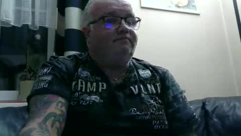 curtus14 online show from December 14, 9:33 pm