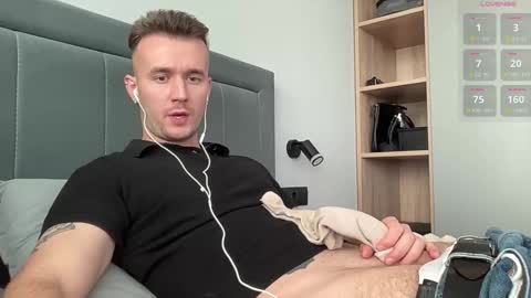 cute_skywalker online show from October 11, 1:15 pm