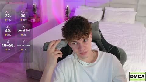 Snapshot of cute_thomas chatting on December 24, 8:16 pm Thomas -  online show from December 24, 8:16 pm