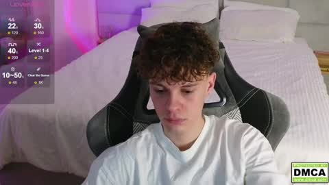 Snapshot of cute_thomas chatting on December 25, 8:07 pm Thomas -  online show from December 25, 8:07 pm