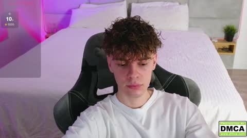 Snapshot of cute_thomas chatting on January 24, 6:46 pm Thomas -  online show from January 24, 6:46 pm