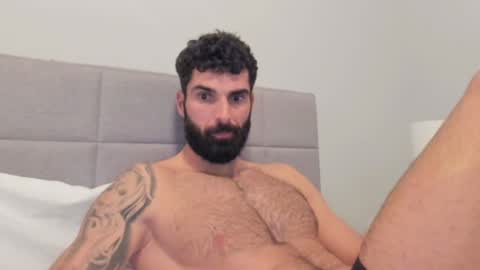 cuteeboy online show from January 9, 3:47 am