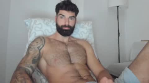 cuteeboy online show from February 1, 8:08 am