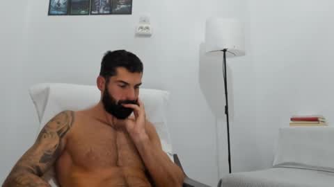 cuteeboy online show from October 2, 5:44 am