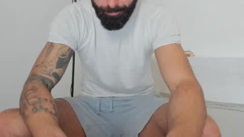 cuteeboy online show from February 18, 7:54 am