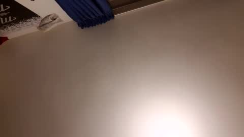 cuteguy52 online show from April 2, 10:39 pm