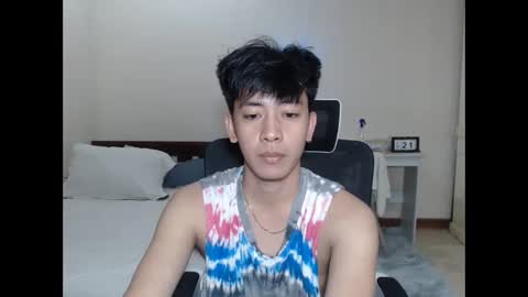 Snapshot of cutie_cumshow chatting on October 25, 12:07 pm Neil Taylor online show from October 25, 12:07 pm
