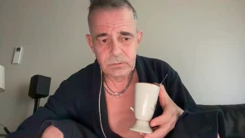 cwaddle online show from May 19, 7:36 am