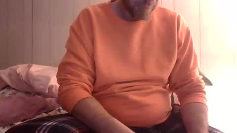 Snapshot of d1d_u_m1ss_1t chatting on December 3, 11:21 am d1d_u_m1ss_1t online show from December 3, 11:21 am