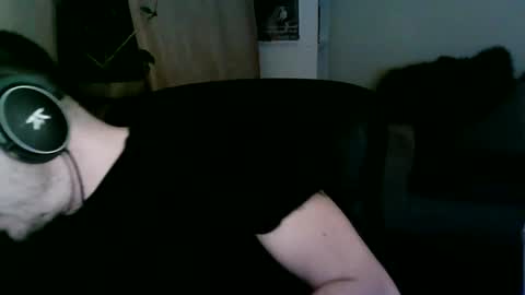 DadBodStephen online show from February 5, 7:10 pm