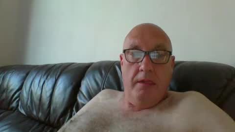 daddyhere4uall8 online show from August 8, 6:09 am