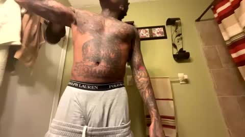 sexy tatted king bbc online show from October 4, 2:49 am