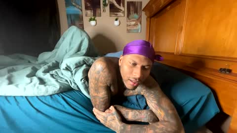 sexy tatted king bbc online show from December 15, 10:39 am