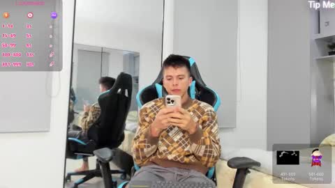 Snapshot of daddyrich4u chatting on September 26, 1:25 am daddyrich4u online show from September 26, 1:25 am