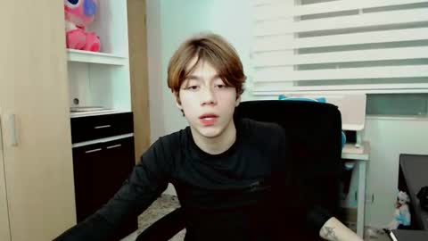 dae_lune online show from February 10, 6:18 am