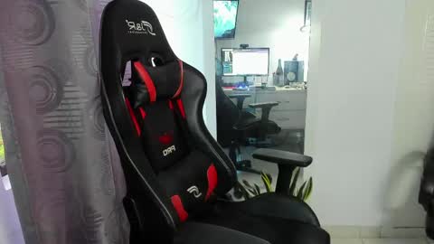 my name is Jhon and I live in colombia online show from May 6, 11:11 am