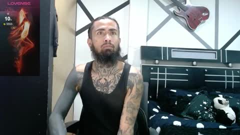 Snapshot of daimon_rock01 chatting on October 22, 5:22 am felipe online show from October 22, 5:22 am