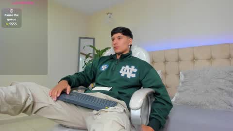 Snapshot of damian23_ chatting on March 1, 11:28 am DAMIAN online show from March 1, 11:28 am