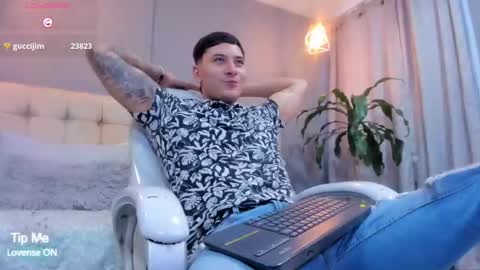 Snapshot of damian23_ chatting on September 22, 12:26 pm DAMIAN online show from September 22, 12:26 pm