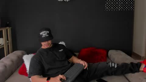 INSTAGRAM  DAMMIANMILLEROFICIAL online show from January 5, 5:27 pm