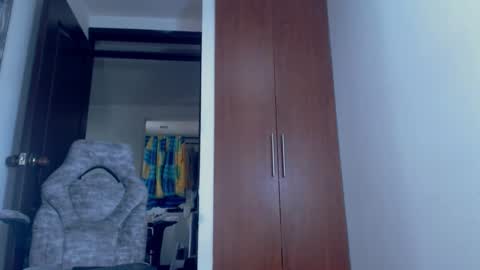 dammuscle online show from November 12, 6:35 pm