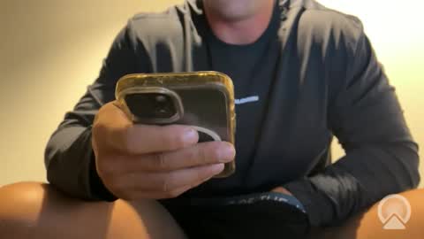 Clyde online show from December 4, 11:17 am