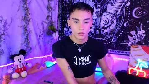 damon_clark_ online show from March 2, 7:08 pm