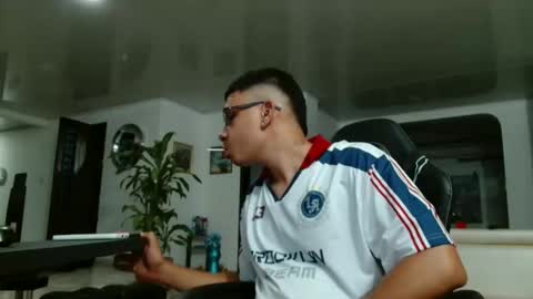 damyan_2003 online show from April 2, 3:26 am