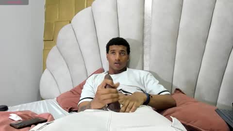 Snapshot of dani_dick_ chatting on October 23, 3:15 pm Daniel  online show from October 23, 3:15 pm