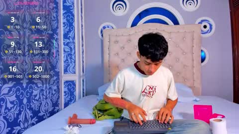 Snapshot of dani_rivass_ chatting on October 25, 11:56 am Daniel online show from October 25, 11:56 am