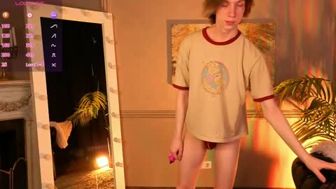 daniel__schmidt online show from May 19, 8:20 am