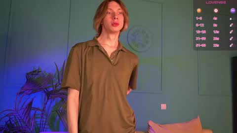 daniel__schmidt online show from June 4, 8:59 pm