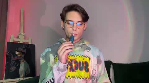 danieltuckerr online show from November 4, 11:06 pm