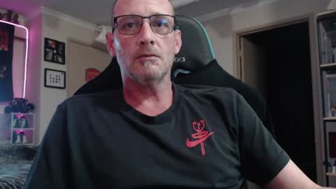 dannozdirekt online show from April 4, 5:43 pm