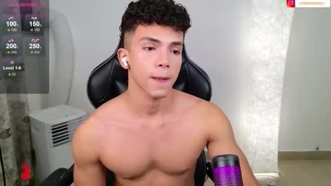 Snapshot of danny__vegas chatting on October 25, 12:34 am D A N N Y online show from October 25, 12:34 am