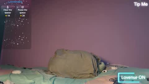 dante_bear online show from November 15, 3:08 am