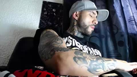 Snapshot of dante_d_angelo_ chatting on October 26, 8:55 pm dante_d_angelo_ online show from October 26, 8:55 pm