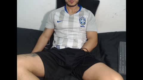 Snapshot of dantebrown1 chatting on January 20, 12:57 am dantebrown1 online show from January 20, 12:57 am