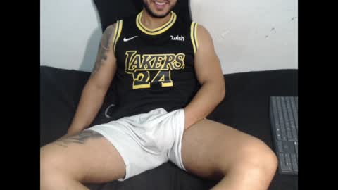 Snapshot of dantebrown1 chatting on January 10, 3:50 am dantebrown1 online show from January 10, 3:50 am