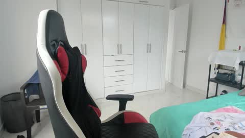 Snapshot of dantedecentralized chatting on October 7, 2:54 pm X Dante7373574 online show from October 7, 2:54 pm