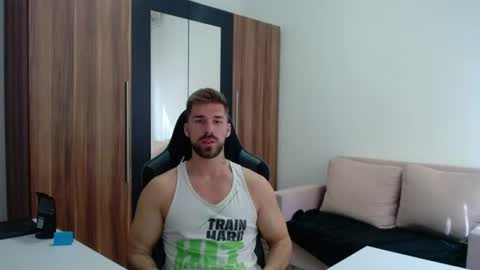 darius_94 online show from July 7, 7:23 am