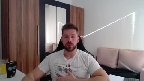 darius_94 online show from July 14, 5:11 am