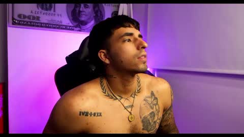 Darius Phoenix  online show from February 11, 6:51 am