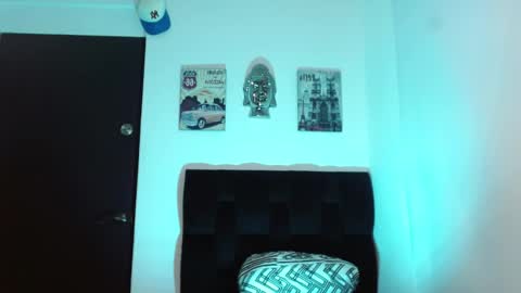 Darius Phoenix  online show from September 29, 9:10 pm