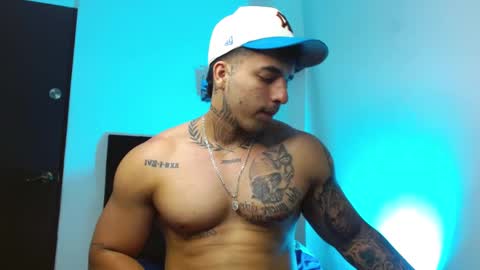 Darius Phoenix  online show from February 12, 8:37 pm