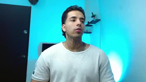 Darius Phoenix  online show from January 14, 9:18 pm